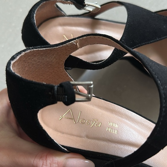 Suede Heels 🔥 - Picture 9 of 9